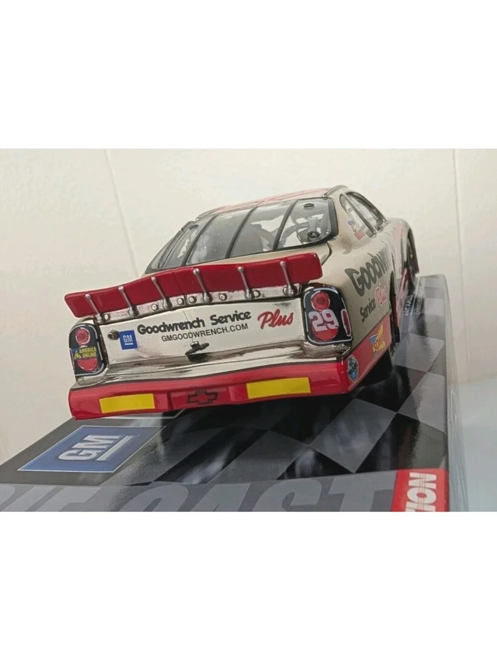 Dealers Kevin Harvick #29 Monte Carlo Taz Car Looney Tunes 1/24 RARE White Gold